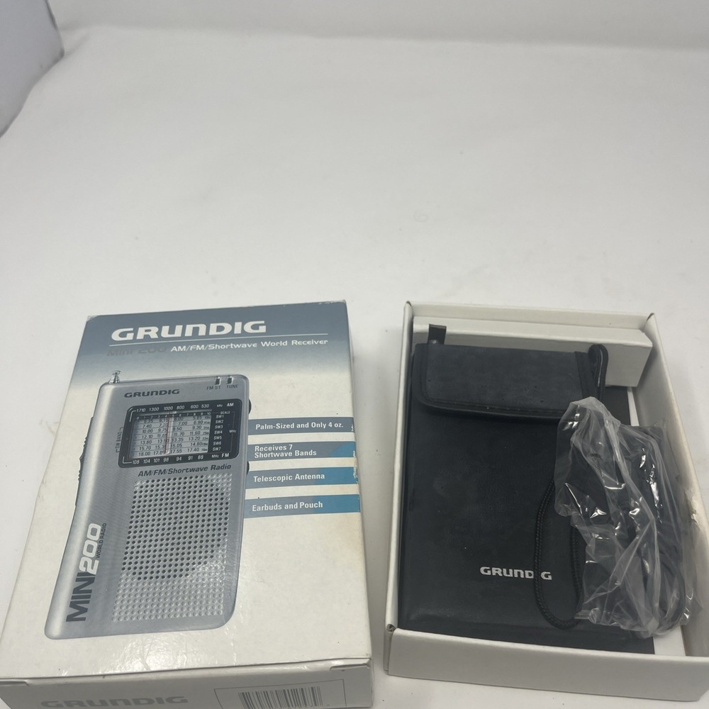 Grundig Mini 200 AM/FM/Shortwave World Received Pocket Vintage New Open Box